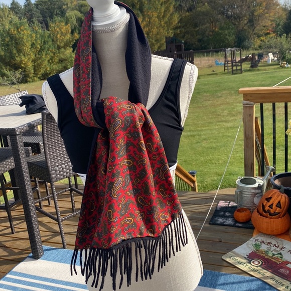 Vintage Burberry 2 sided 💯% Silk Paisley SCARF backed W/ wool/cash EUC🔥Must 👀 - Picture 15 of 17